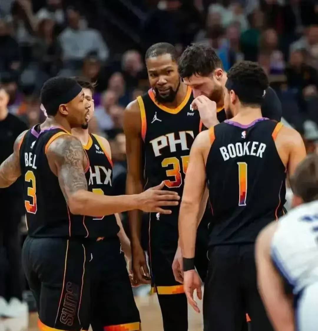 洛杉矶快船训练开放日;官宣日复出首秀引观众欢呼;欧超杯在即;纪律约束更严格(历届欧超杯决赛比分) 洛杉矶快船训练开放日;官宣日复出首秀引观众欢呼;欧超杯在即;纪律约束更严格(历届欧超杯决赛比分)