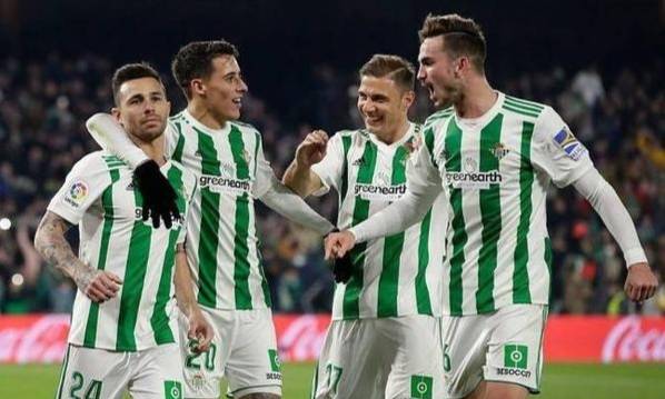 今晨欧超杯焦点战，俄克拉荷马雷霆防线松动，更衣室稳定，高层口径保持一致(俄克拉荷马号战列舰)