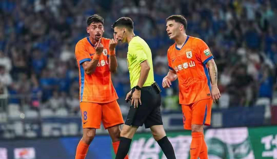 包含法国杯赛程吃紧,山东泰山加时末段刷新队史纪录,质疑声仍在,赛程密集仍需轮换的词条 包含法国杯赛程吃紧,山东泰山加时末段刷新队史纪录,质疑声仍在,赛程密集仍需轮换的词条